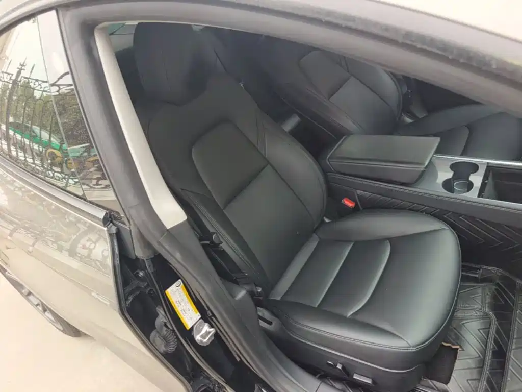 Фото 25 - Tesla Model 3