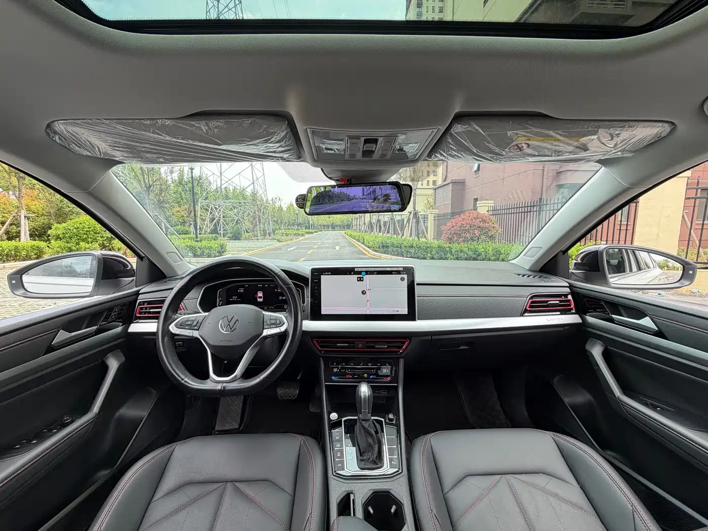 Volkswagen Lavida 2024 Model 300TSI DSG Starlight Leading Edition фото 5