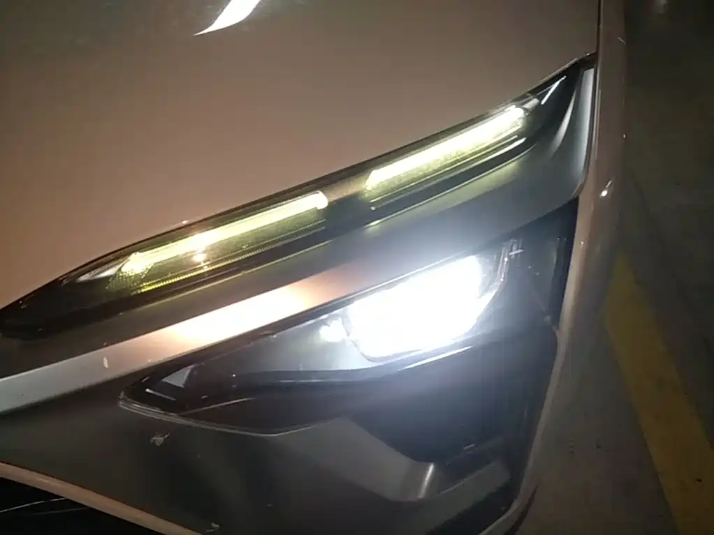 NIO ES8 2019 2018 355KM Base Model 7-Seater Version