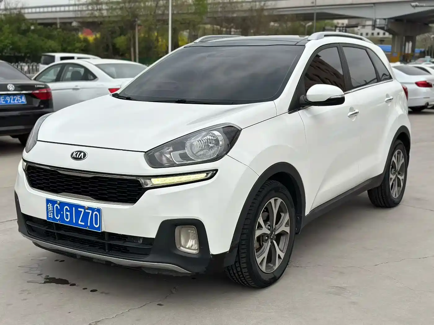 Kia KX3 Smart Run 2015 1.6L Automatic 2WD DLX