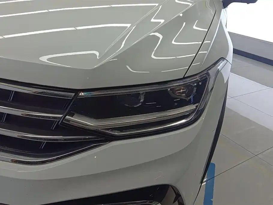 Volkswagen Tiguan L 2023 Facelift 330TSI Auto FWD R-Line Premium фото 5
