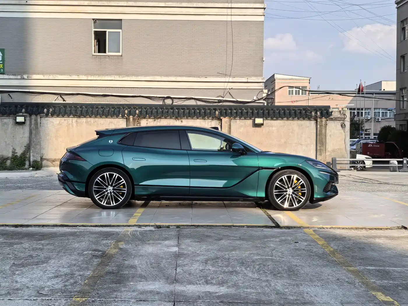 Denza Z9GT 2026 2026 Model Yi San Fang Flash Charge Performance Edition