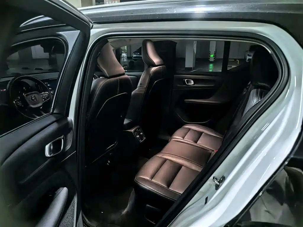 Volvo XC40 2020 T3 Smart Elite Luxury Edition фото 5