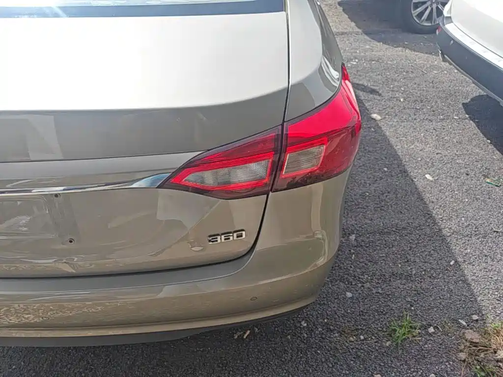 Roewe 360 2017 2017 1.5L Auto Luxury Edition