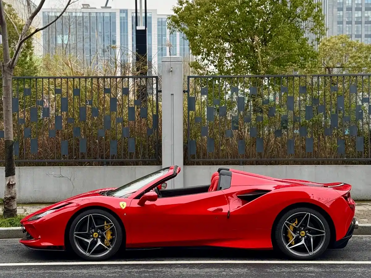 Ferrari F8 2021 2020 Spider 3.9T V8