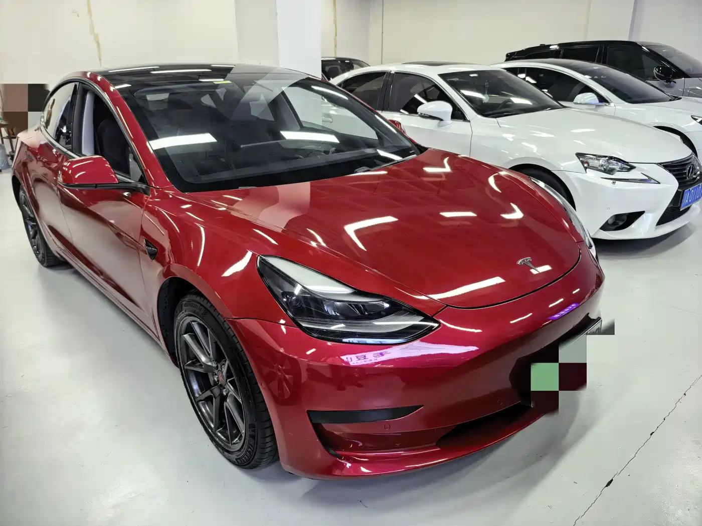 Фото 2 - Tesla Model 3
