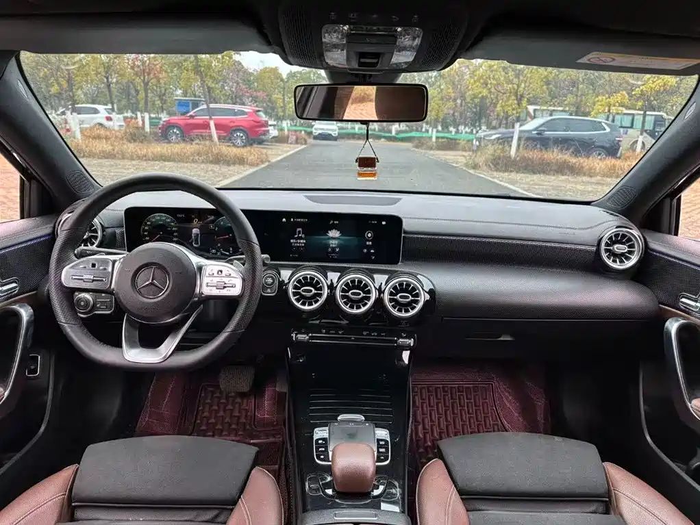 Mercedes-Benz A-Class 2020 A 200 L Sport Sedan фото 5