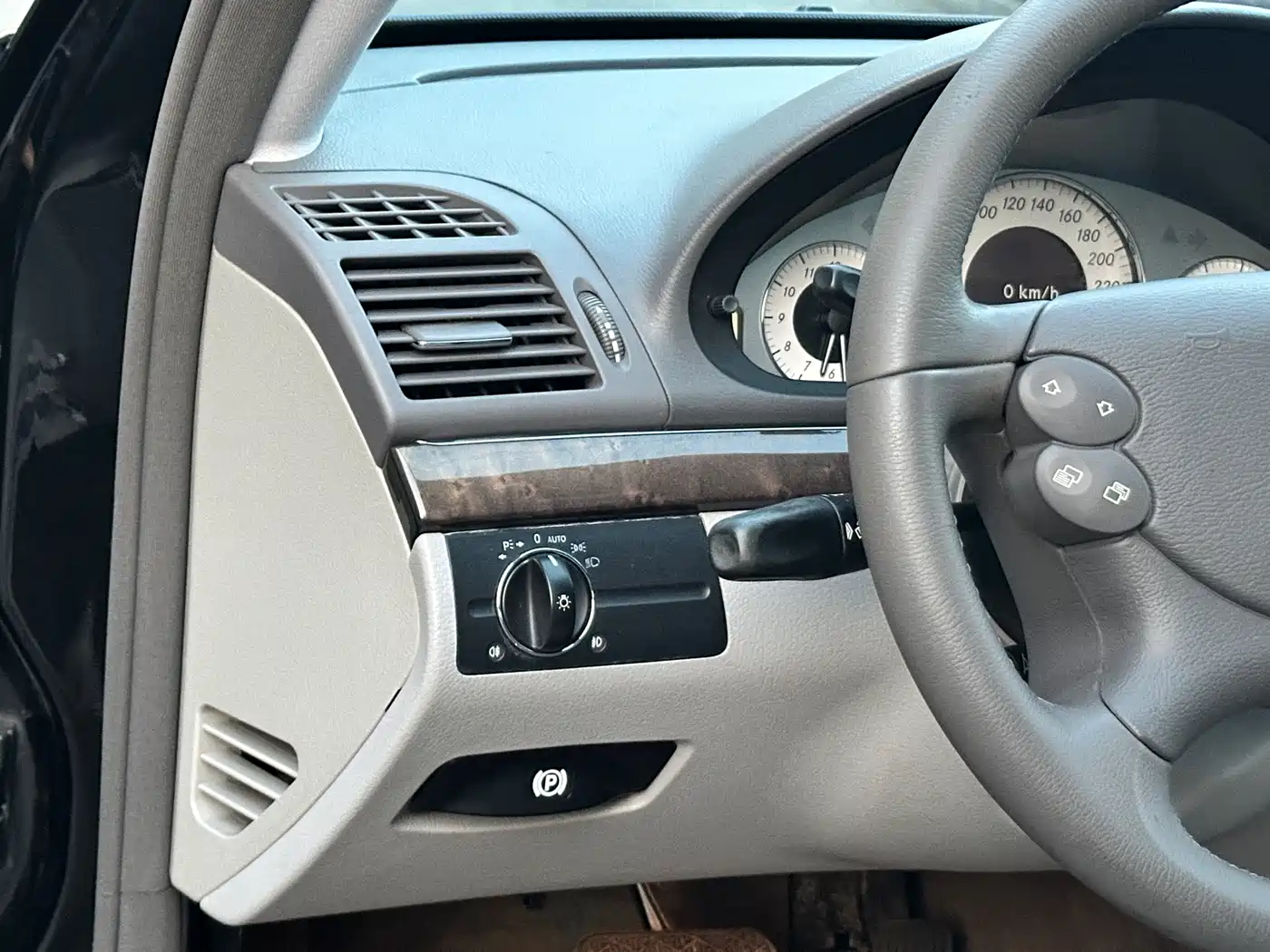 Mercedes-Benz E-Class 2008 Model E 280 Personality Sport Edition фото 27