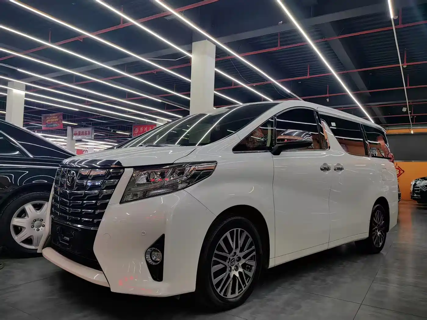 Toyota Alphard 2018 3.5L Luxury