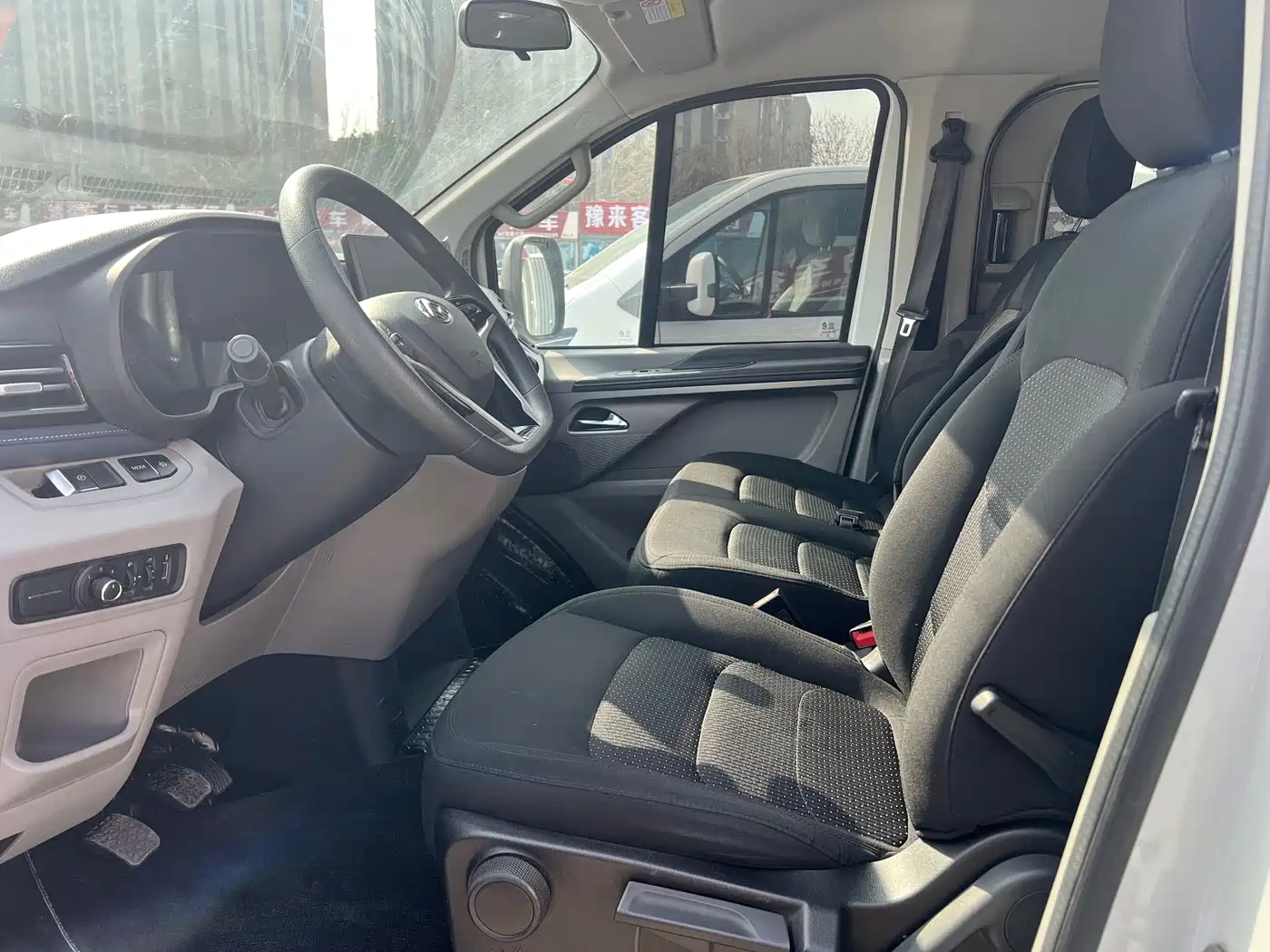 SAIC MAXUS XINTU V70