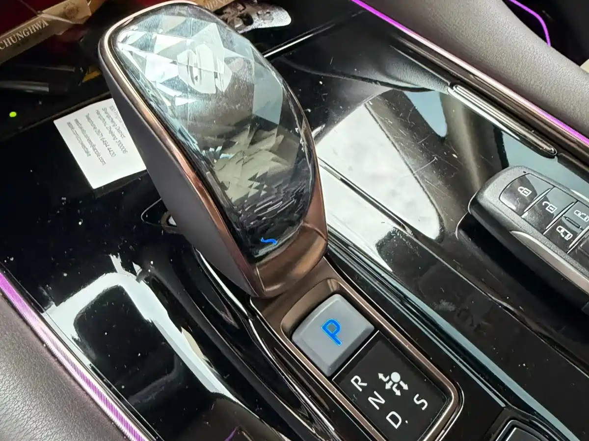 Toyota Alphard 2025 2025 Hybrid 2.5L Ultimate Gold Edition