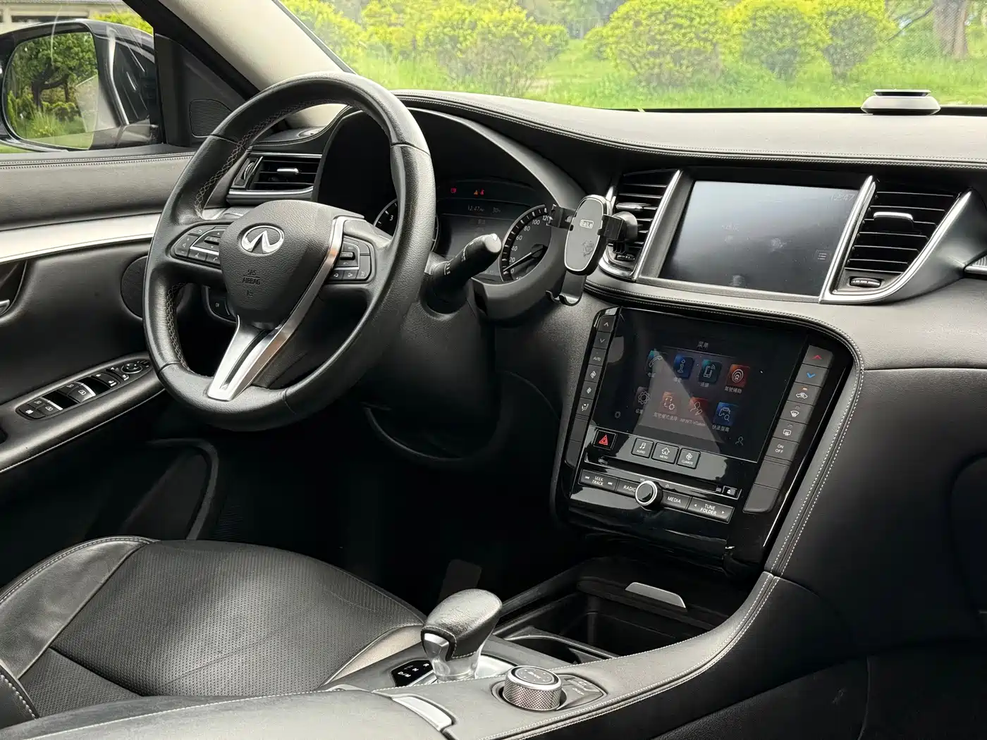 Infiniti QX50 2022 2022 2.0T FWD Navigator Edition