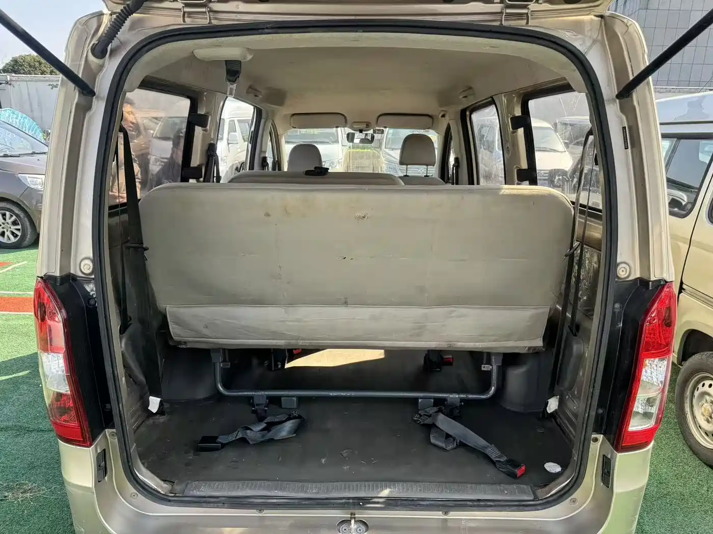 Wuling Motors Wuling Rongguang V 2017 2016 1.5L Standard