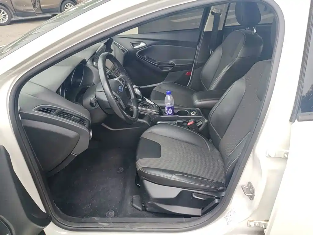 Ford Focus 2015 2012 Hatchback 1.6L Automatic Trend