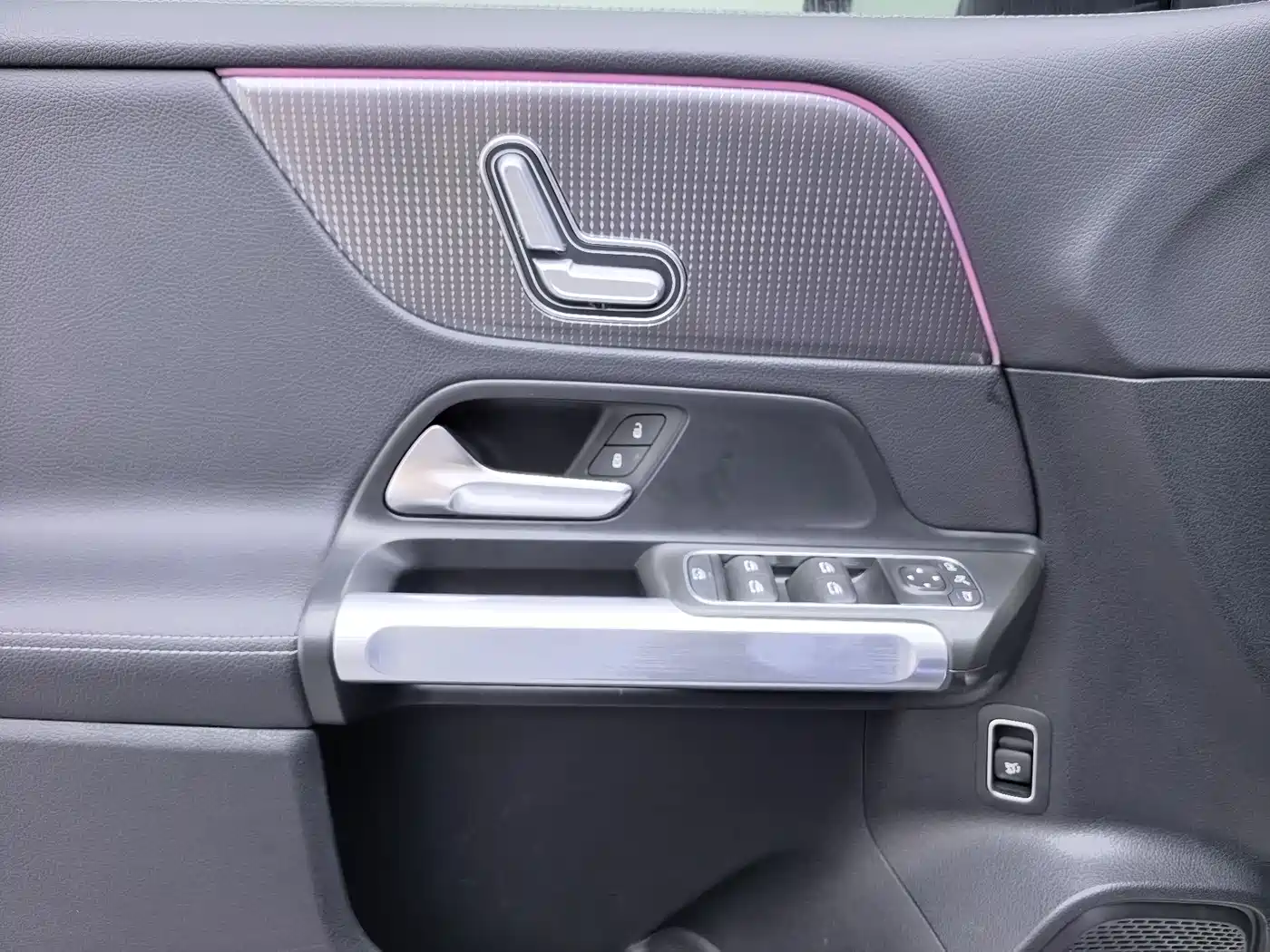 Mercedes-Benz GLB 2021 GLB 200 Dynamic фото 13