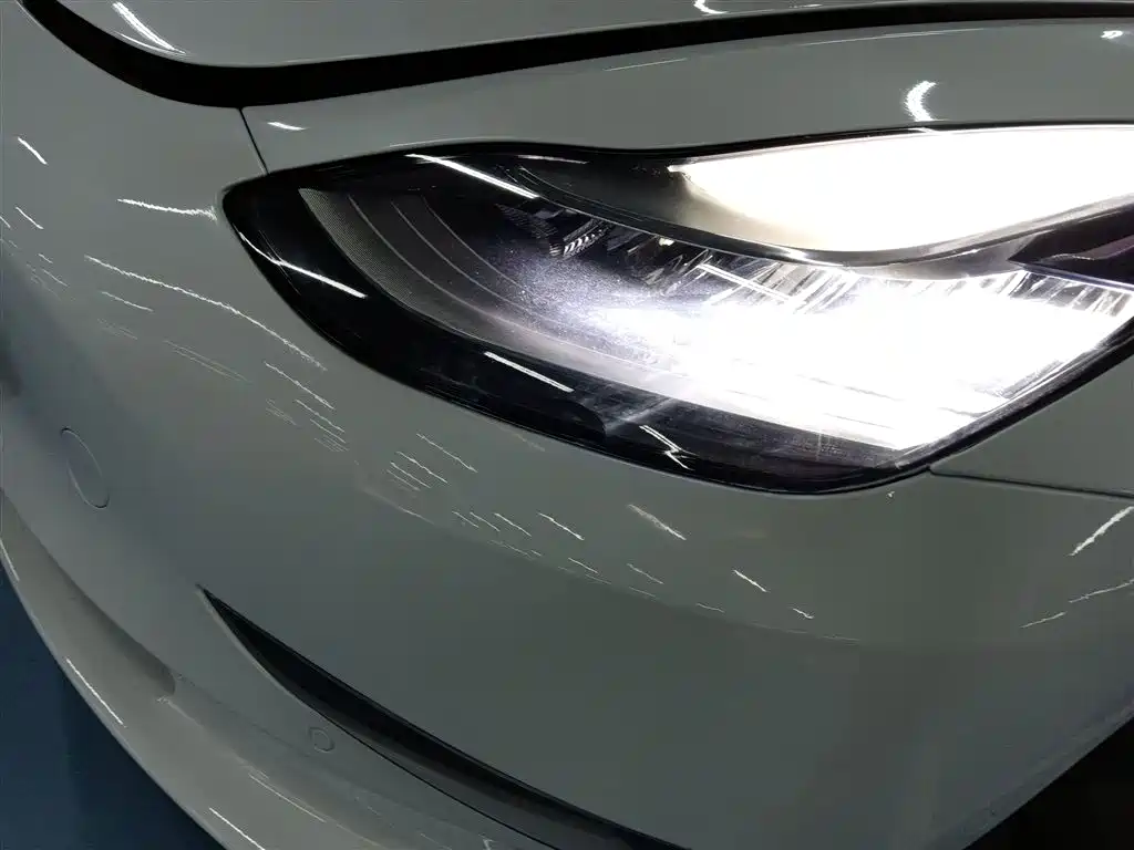 TESLA MODEL 3 (IMPORTED)
