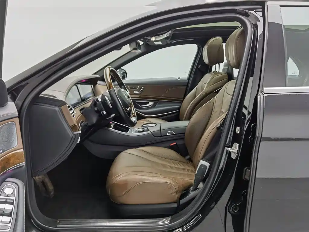 Фото 10 - Mercedes-Benz S-Class