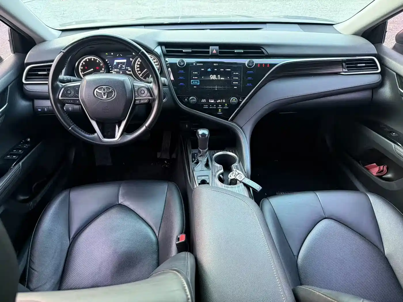 Фото 7 - Toyota Camry