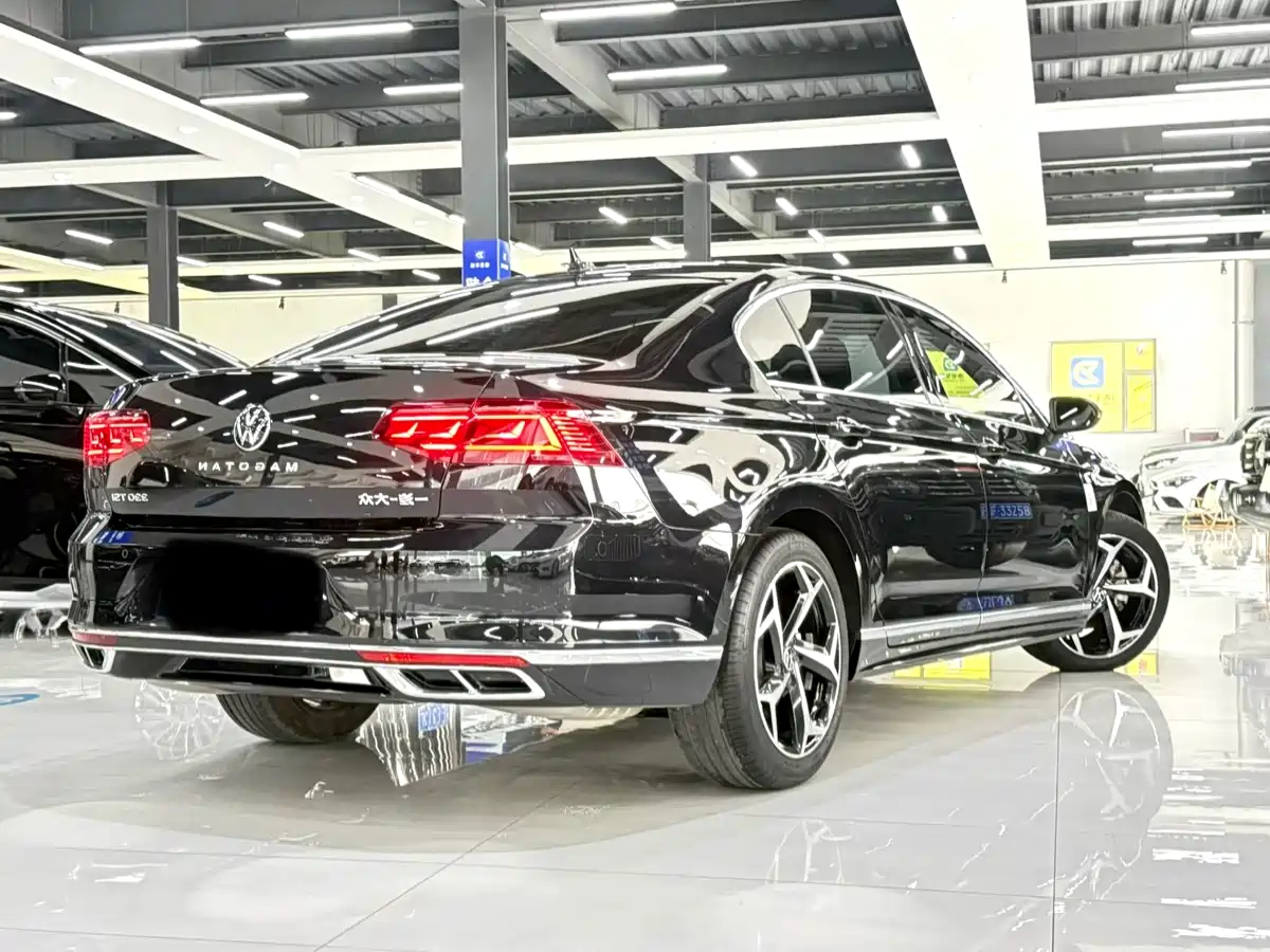 Volkswagen Magotan 2023 2 Million Units Anniversary Edition 330TSI DSG Leading Type фото 3