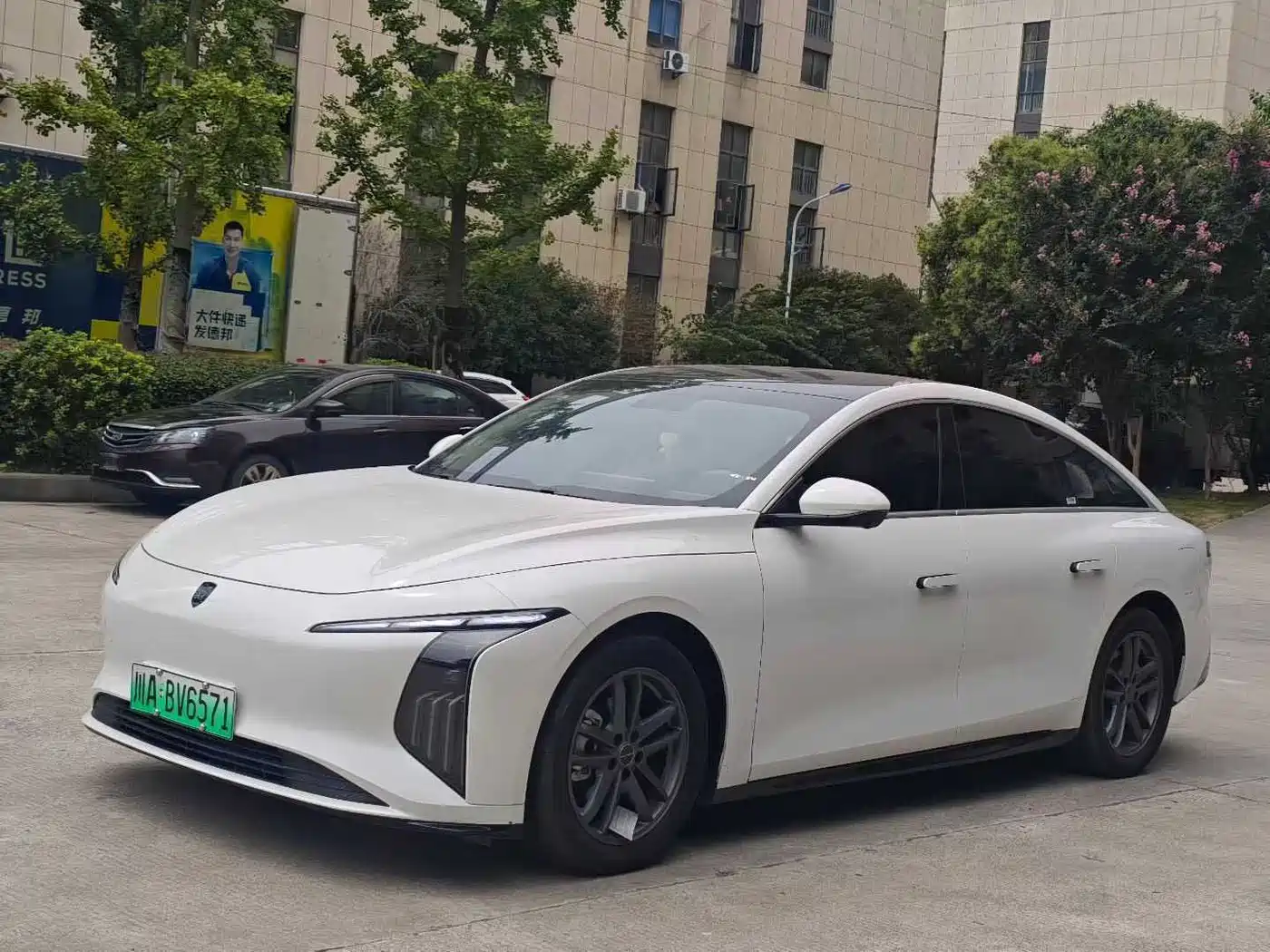 Dongfeng Fengxing Stellar S7