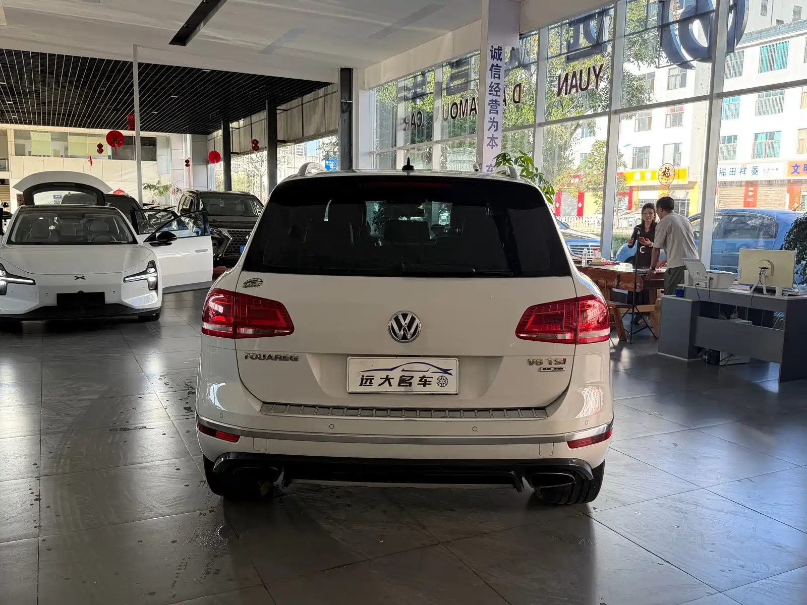Фото 4 - Volkswagen Touareg