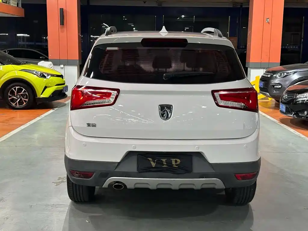 Baojun 560 2017 2016 1.8L Manual Luxury