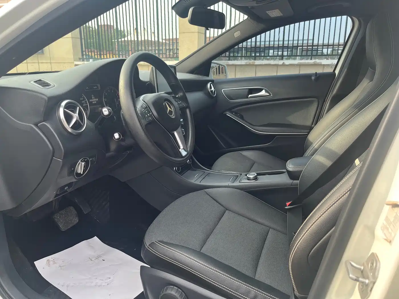 Mercedes-Benz A-Class (Import) 2015 A 180 Standard фото 4