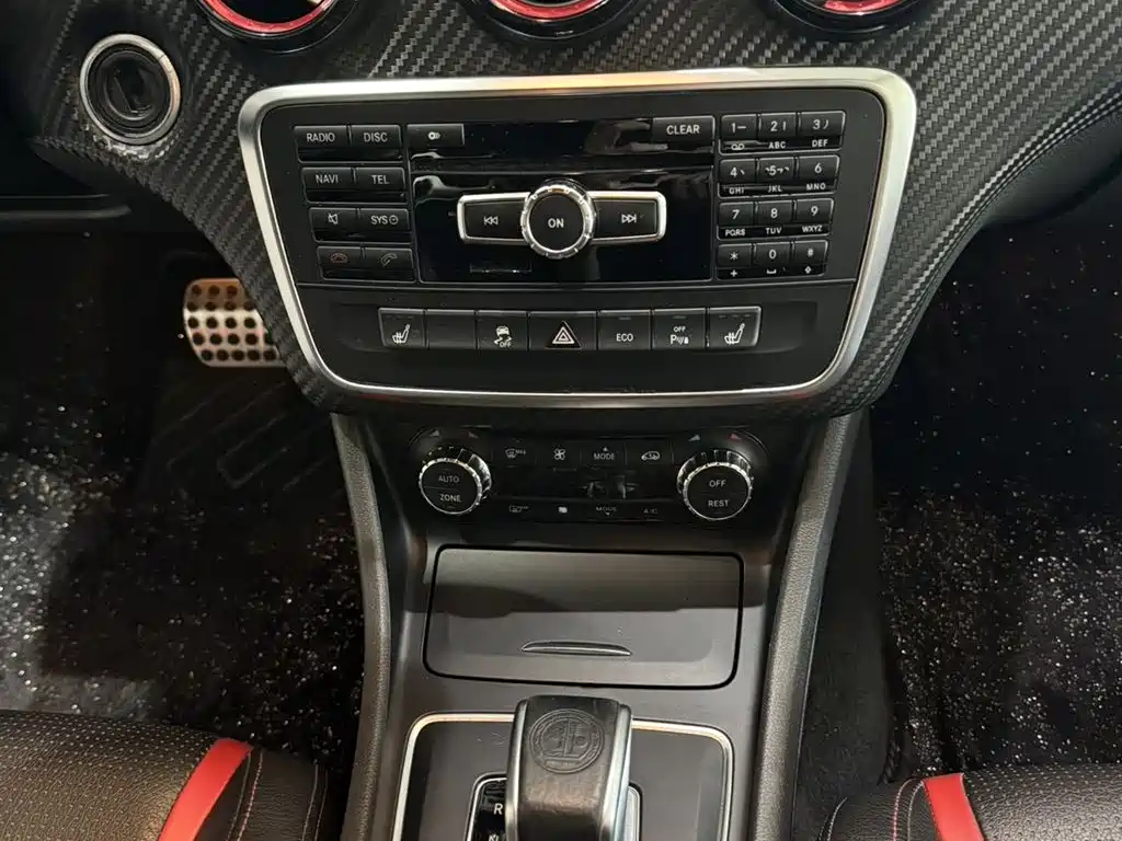 Mercedes-Benz A-Class AMG (Import) 2014 AMG A 45 4MATIC фото 10