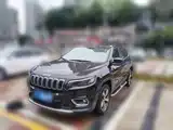 Фото 1 - Jeep Cherokee
