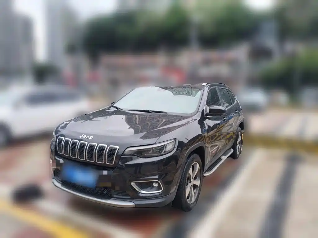Фото 1 - Jeep Cherokee