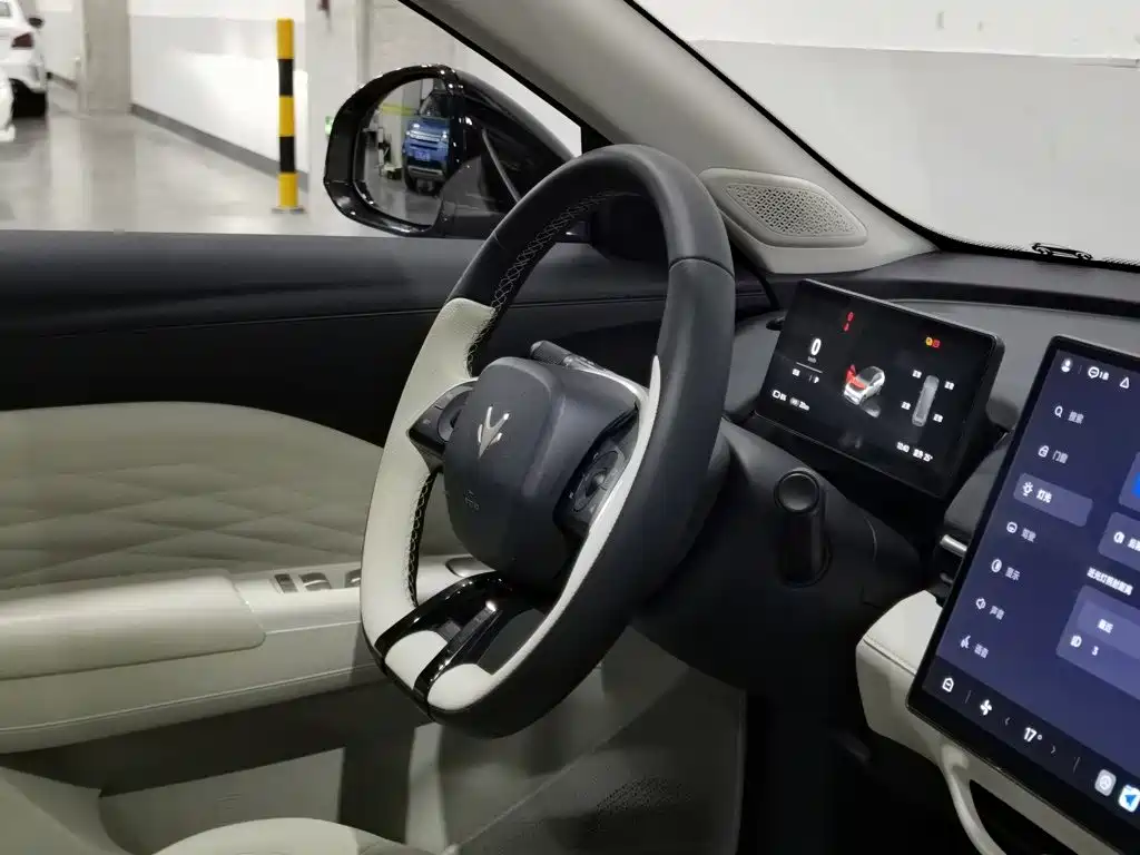 ARCFOX T1 2025 2025 425 Mid-range Version