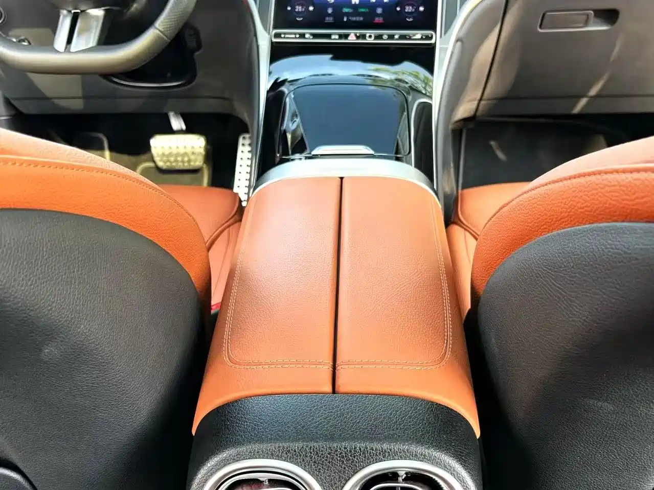 Фото 8 - Mercedes-Benz GLC