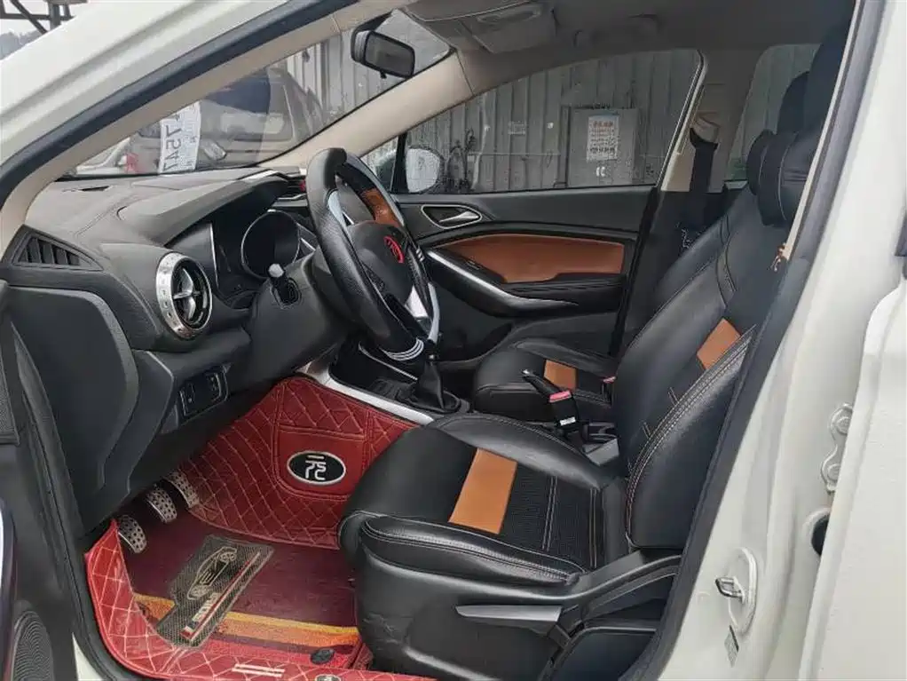 BYD Yuan 2016 1.5L Manual Luxury фото 8