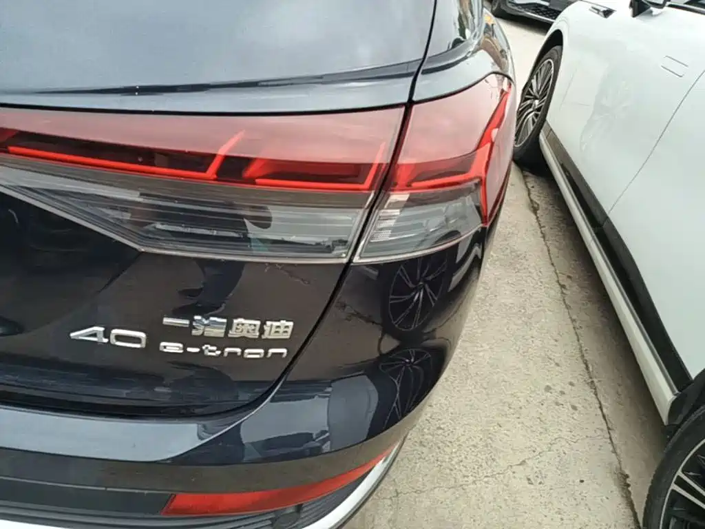 Audi Q4 e-tron 2023 2023 40 e-tron Pioneer Edition