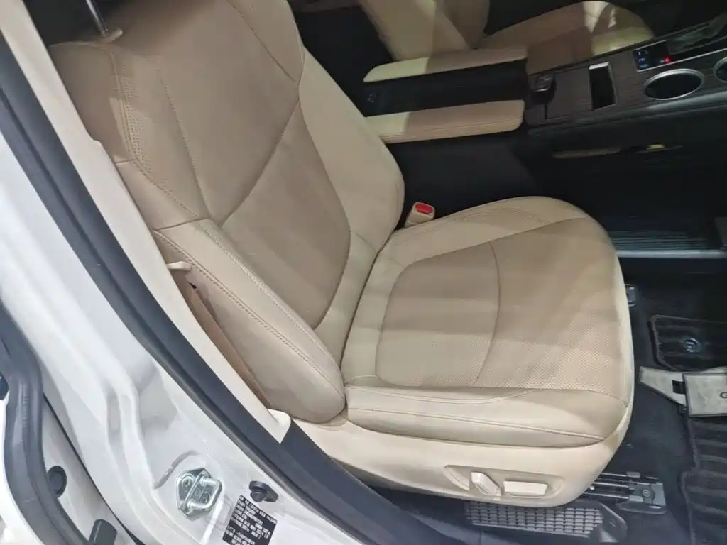 Toyota Granvia 2023 2022 2.5L Hybrid Noble Edition