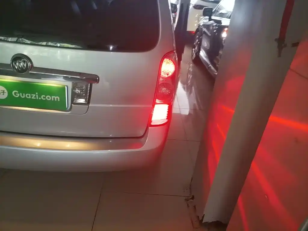 Buick GL8 2014 2.4L Classic Edition фото 8