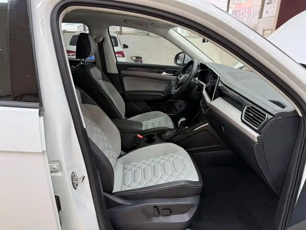 Volkswagen Tayron 2023 280TSI 2WD Luxury Plus Advanced Edition фото 21
