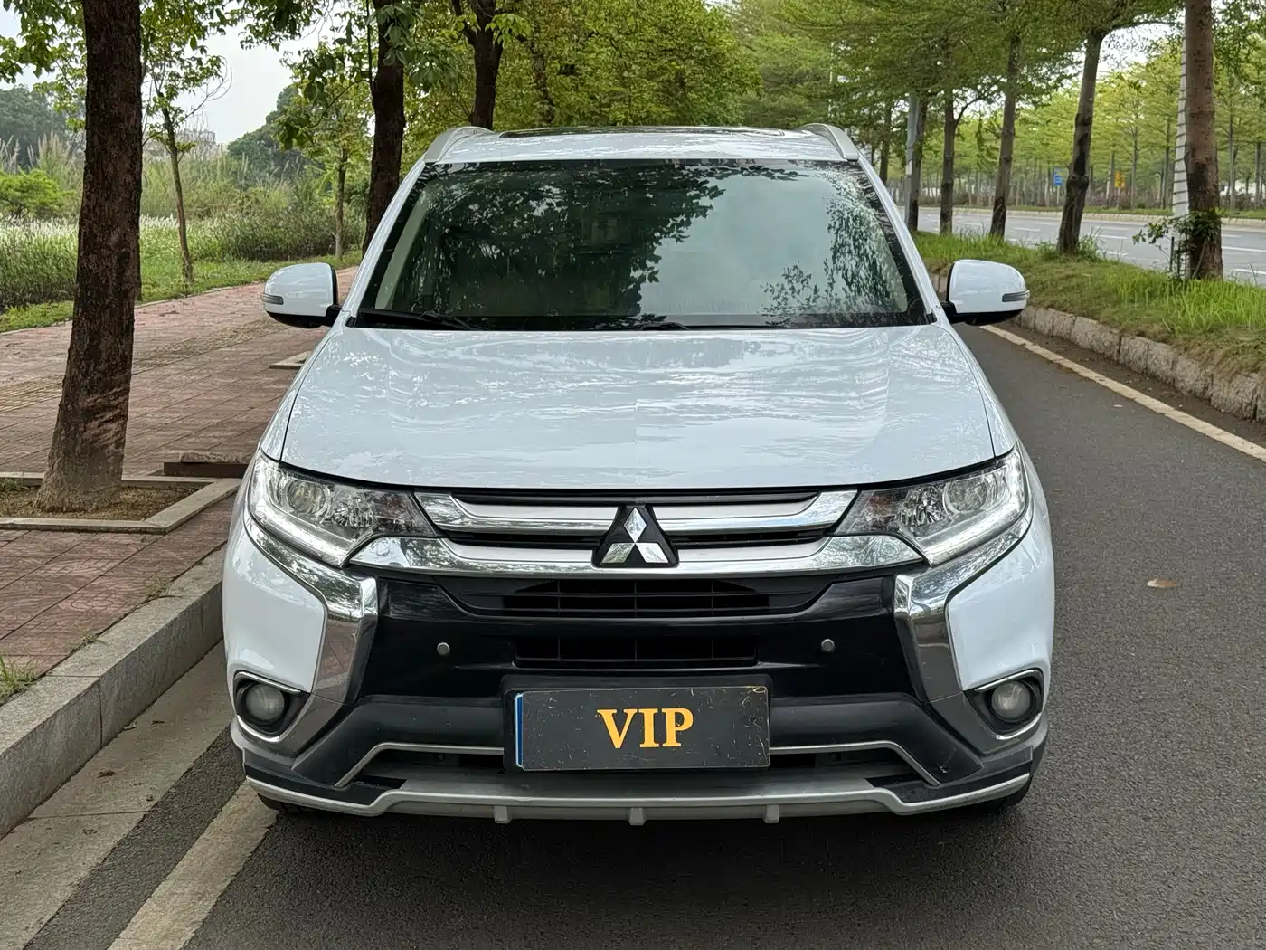 Mitsubishi Outlander 2018 2.0L 2WD Glory Edition 5-seater фото 2