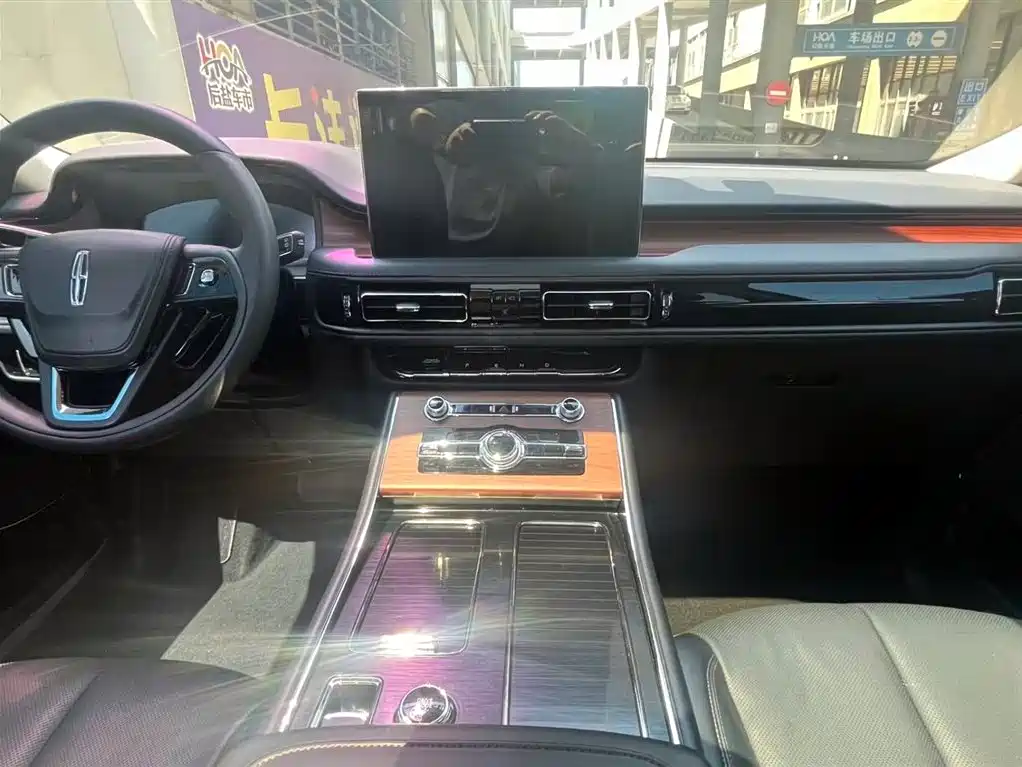 Lincoln Aviator 2023 3.0T V6 AWD Premium Cruise Edition 6-Seater фото 12