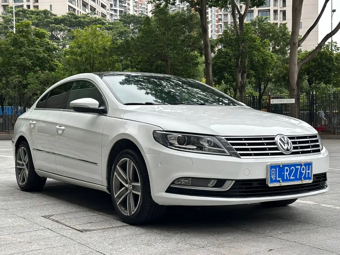 Volkswagen FAW-Volkswagen CC 2013 1.8TSI Premium фото 2