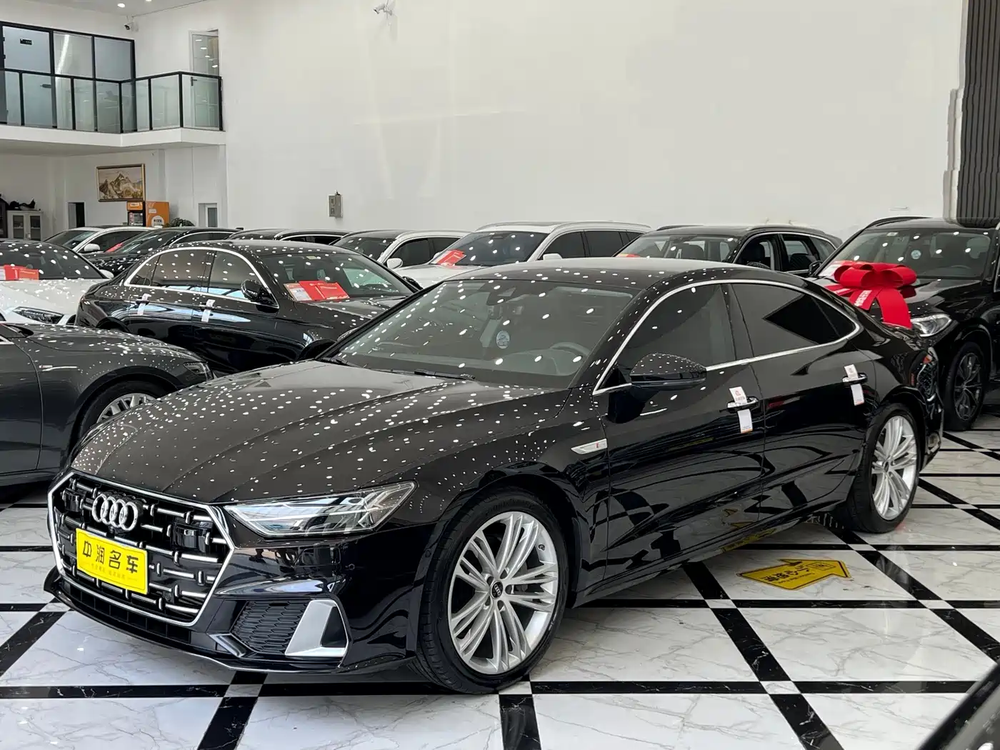 Фото 4 - Audi A7L