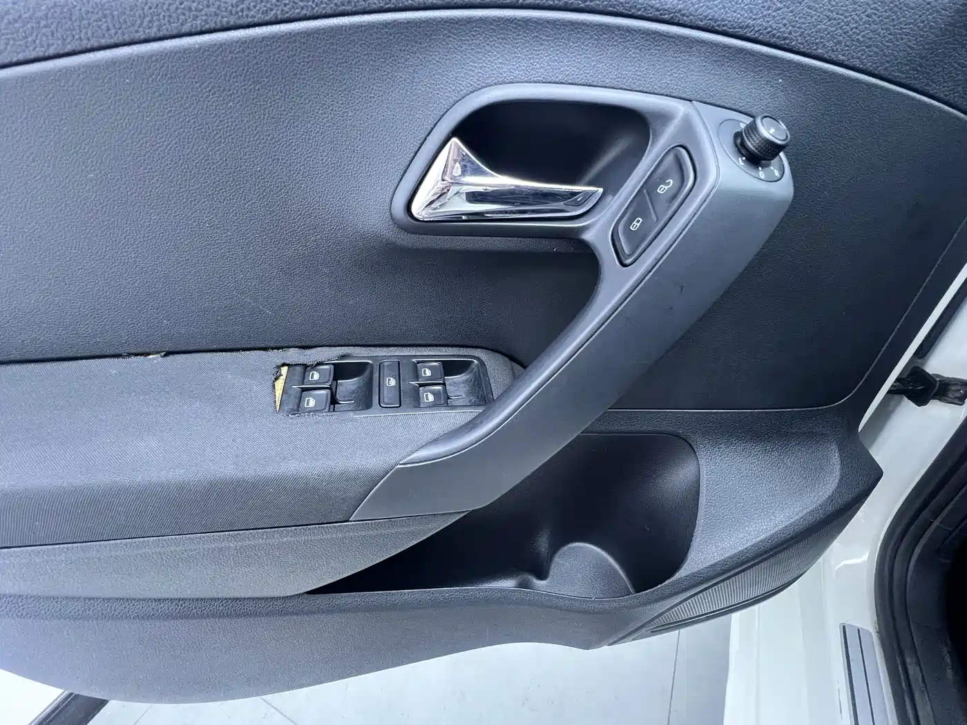 Volkswagen Polo 2014 1.6L Automatic 30th Anniversary Edition фото 18