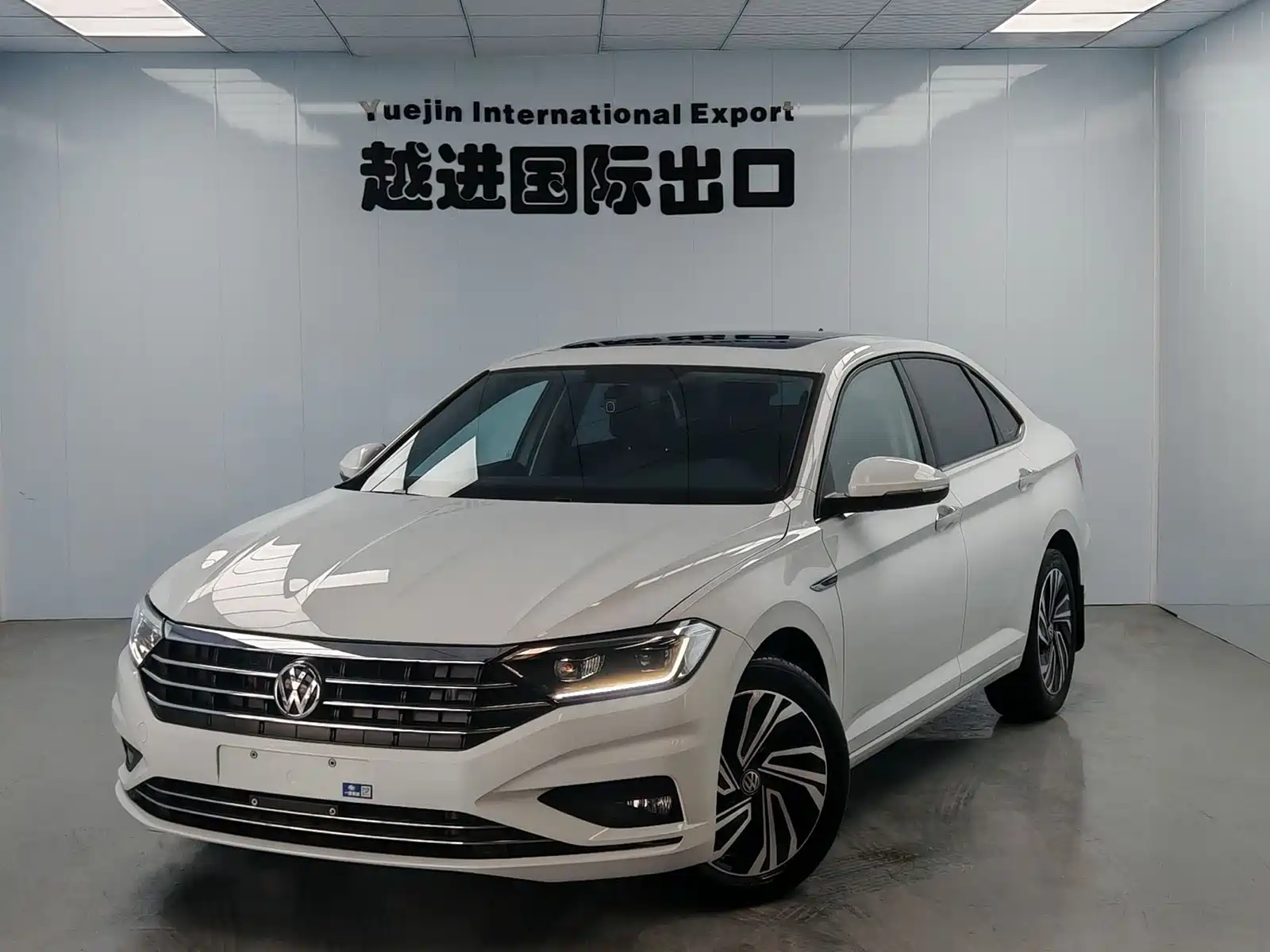 Фото 1 - Volkswagen Sagitar