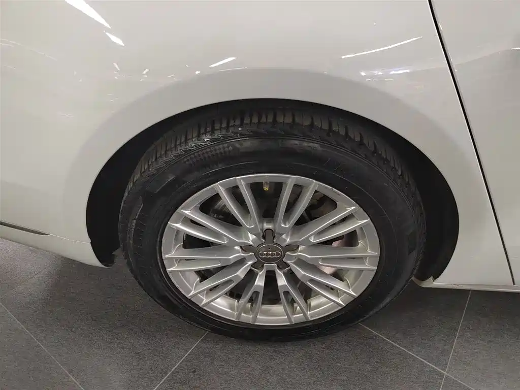 Audi A8 2014 A8L 45 TFSI quattro Comfort фото 20