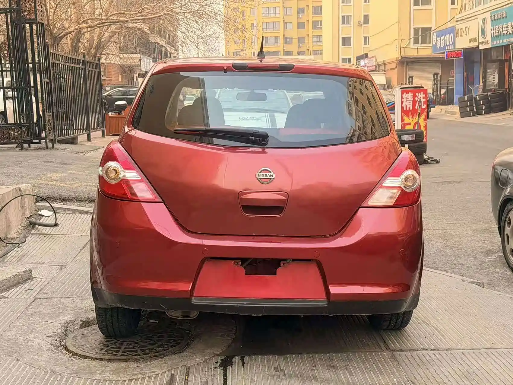 صورة 6 - Nissan Tiida