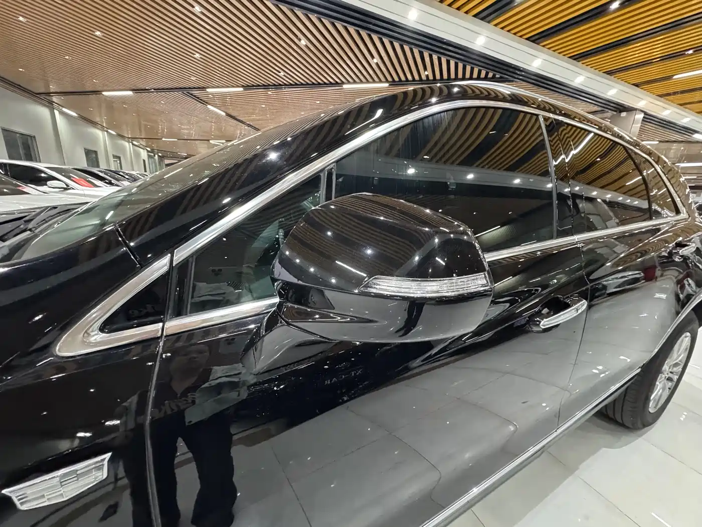 Cadillac XT5 2022 2.0T 2WD Luxury фото 36