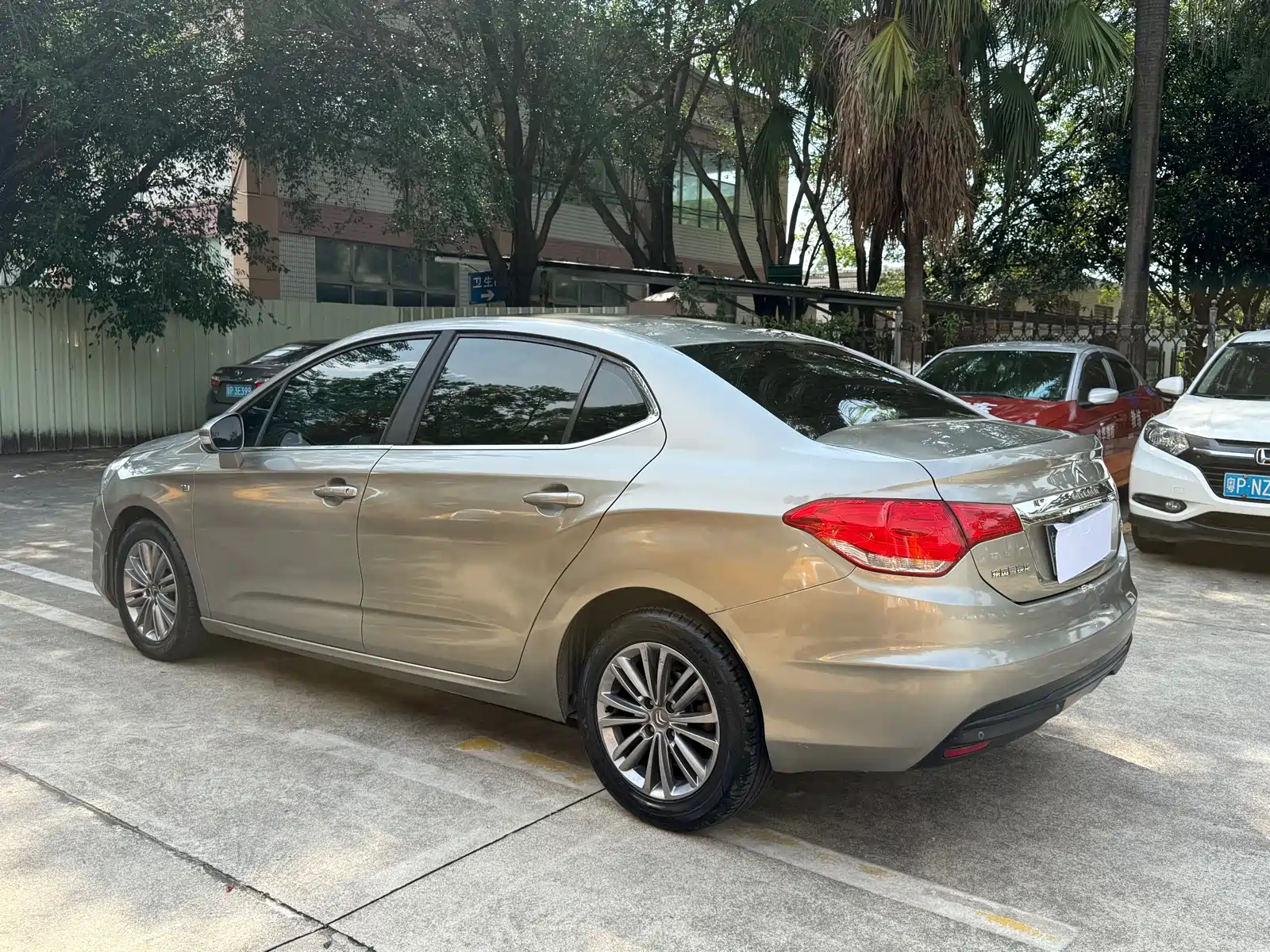 Photo 7 - Citroën C4L