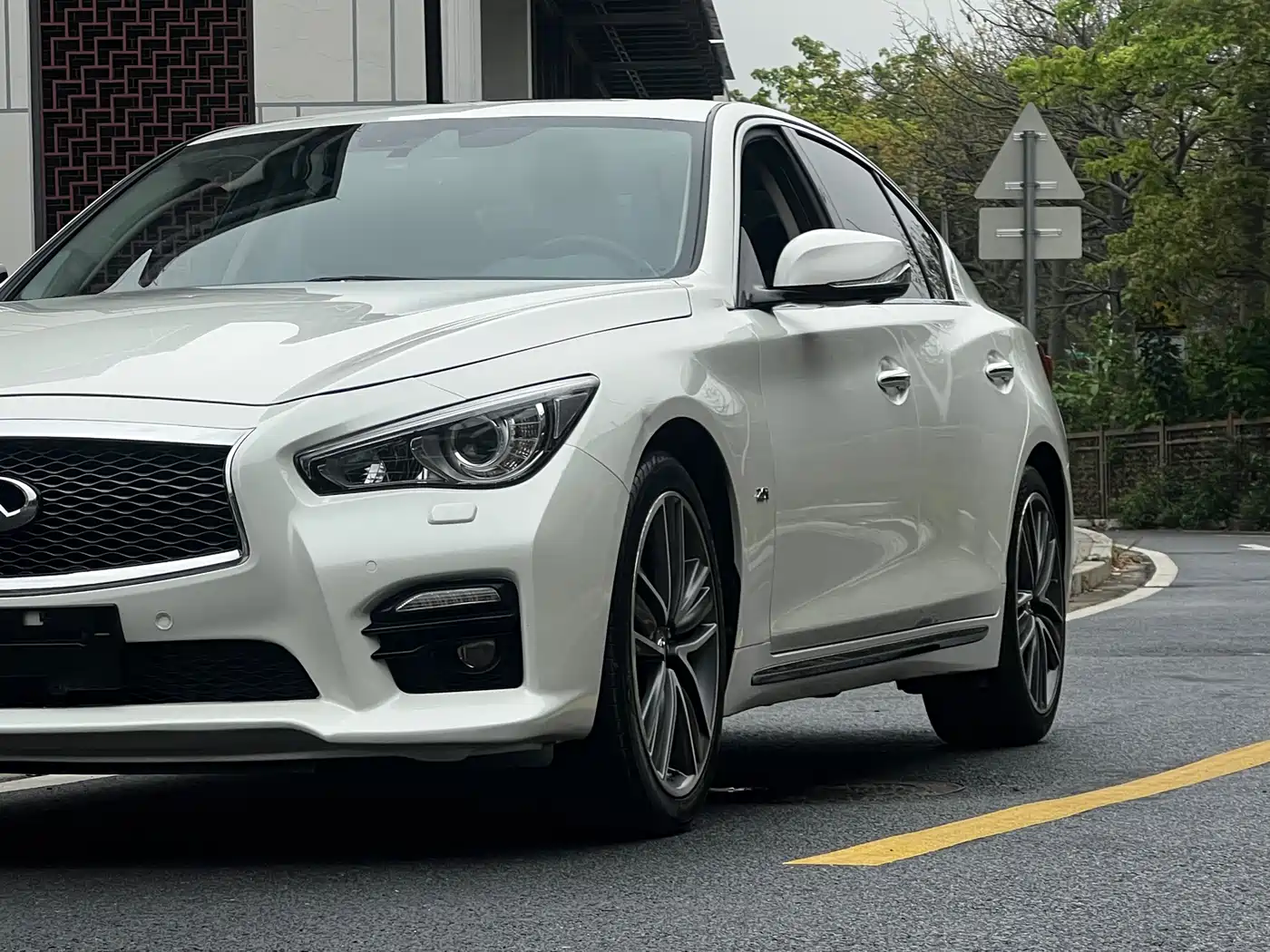 Фото 9 - Infiniti Q50L