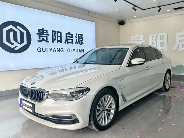 BMW 5 Series New Energy 2019 Facelift 530Le Luxury Package — фото 1