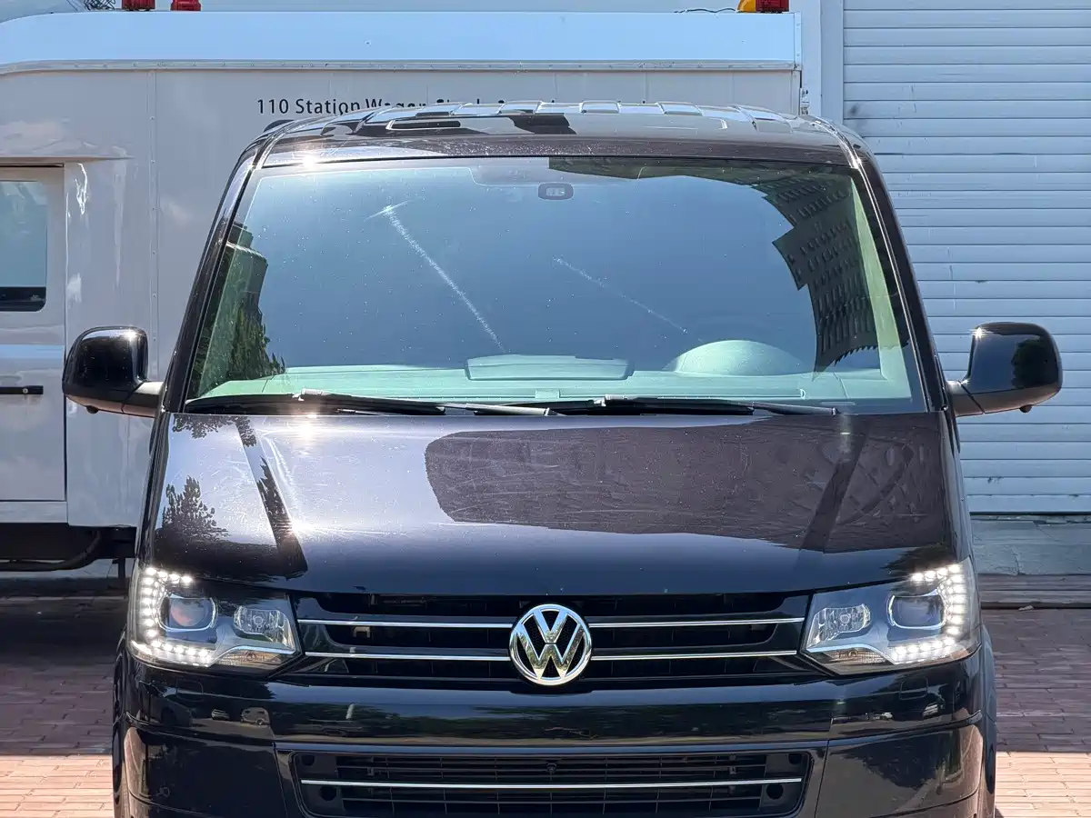 Volkswagen Multivan 2012 2.0TSI 4WD Premium фото 3